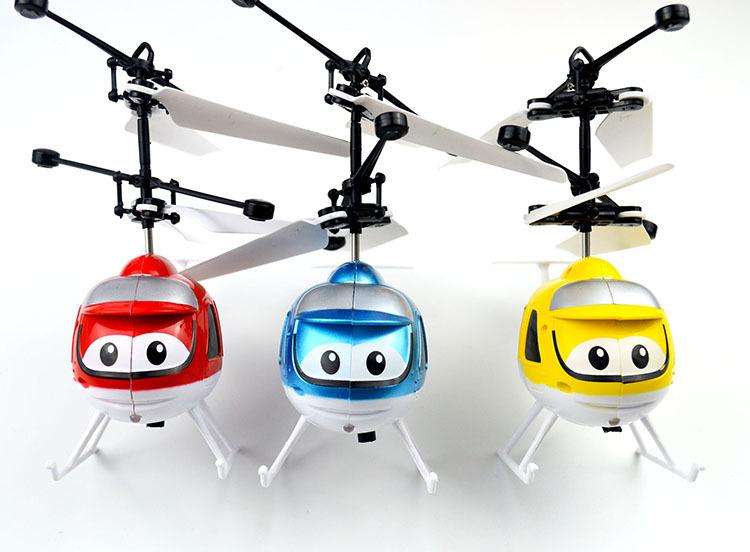 5 Pcs Robô Mosca Brinquedo - Brinquedos Infravermelhos Robô Infantil com  Alimentação Ocultar  Robô helicóptero indução vôo controle remoto presente  carregamento USB Hoghaki : : Brinquedos e Jogos